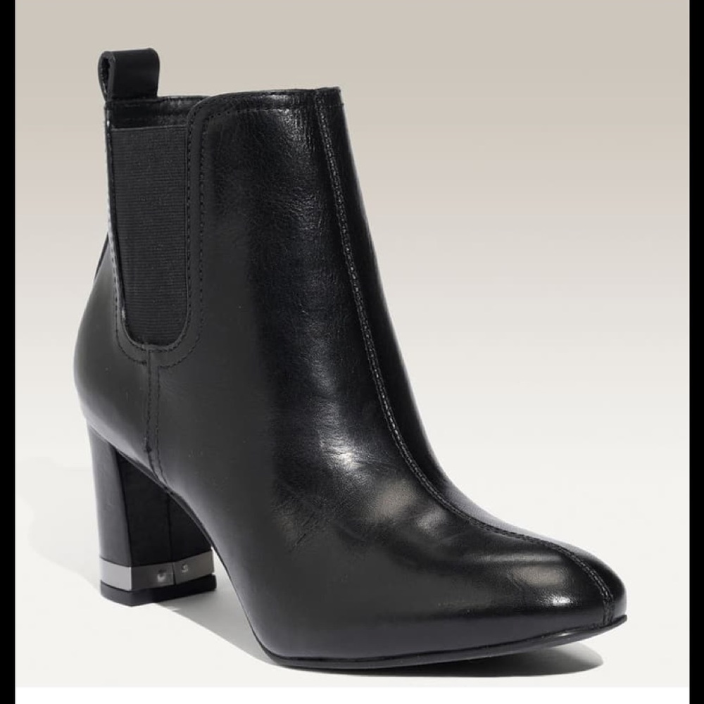 TORY BURCH ‘April’ Leather Bootie